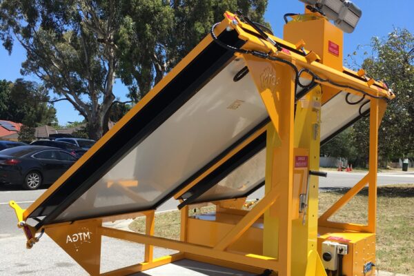 Lux 2 SOLAR LIGHTING SOLUTIONS