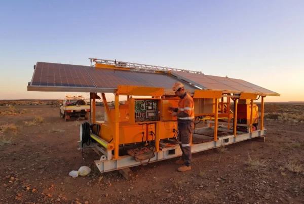 solar-power-mining-trailer-maintenance-